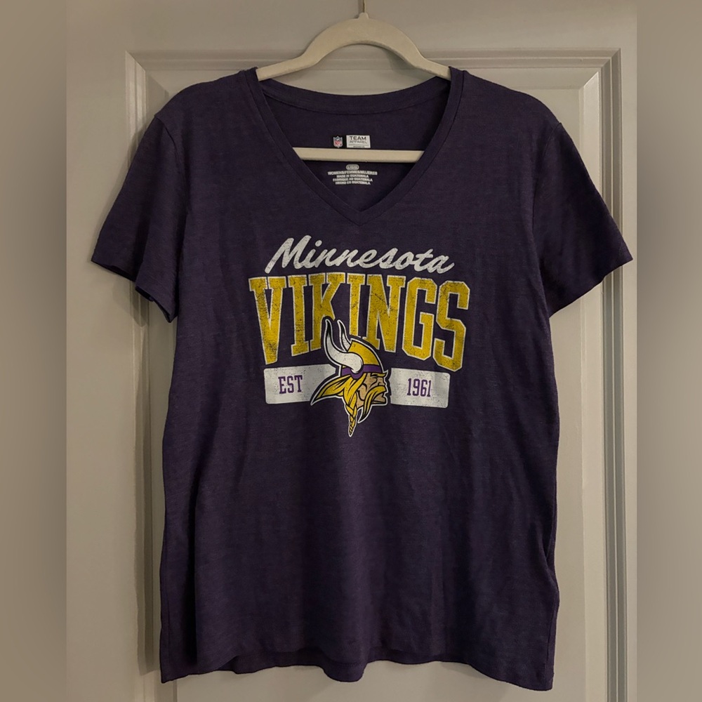 NFL MN Vikings Women's Team Apparel Shirt